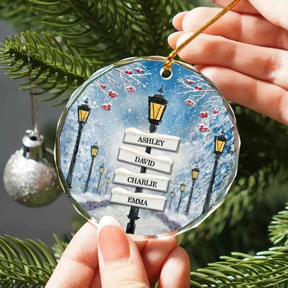 Personalisierter Weihnachtsanhänger „Schneelaternen-Familienweg“