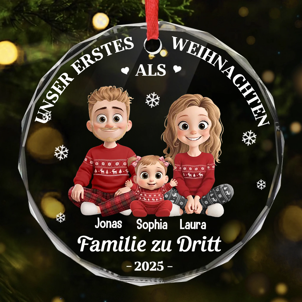 Personalisierter Glas-Ornament „Unser erstes Weihnachten als Familie zu dritt“  Christbaumschmuck