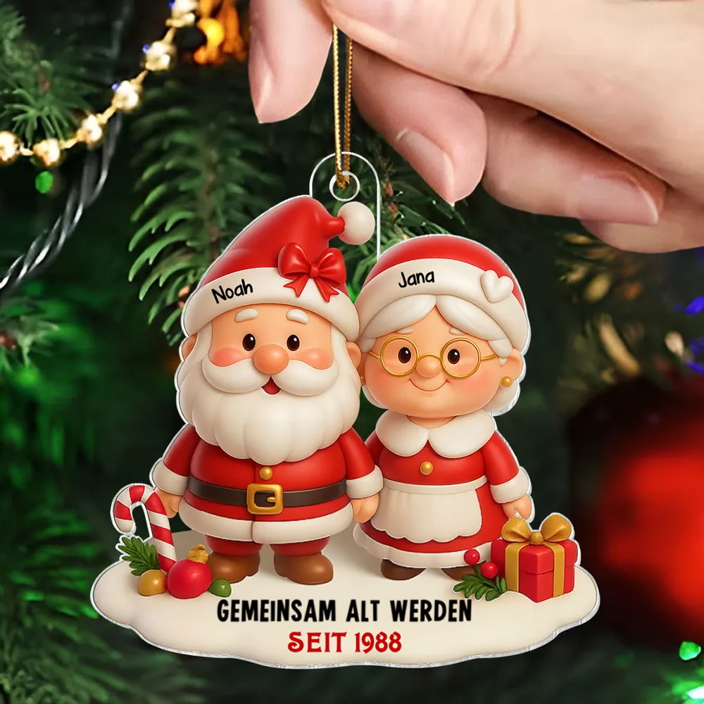 „Gemeinsam alt werden“ – Personalisierter Acryl-Christbaumanhänger mit Weihnachtsmann-Paar