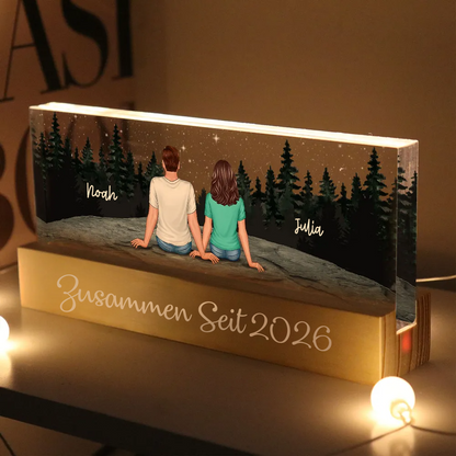 Personalisierte LED-Nachtlicht mit Paar auf dem Berggipfel
