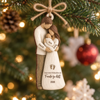 Personalisierter Holz-Weihnachtsanhänger mit Namen – Eltern mit Baby