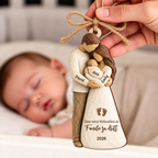 Personalisierter Holz-Weihnachtsanhänger mit Namen – Eltern mit Baby