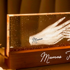 Hand in Hand - Personalisierters LED-Nachtlicht mit Händen Geschenk für Mama und Oma