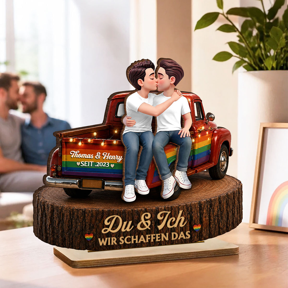 Love is Love - Personalisierter Holzaufsteller mit LGBT-Paar und Spruch
