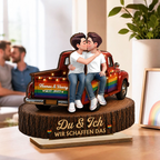 Love is Love - Personalisierter Holzaufsteller mit LGBT-Paar und Spruch