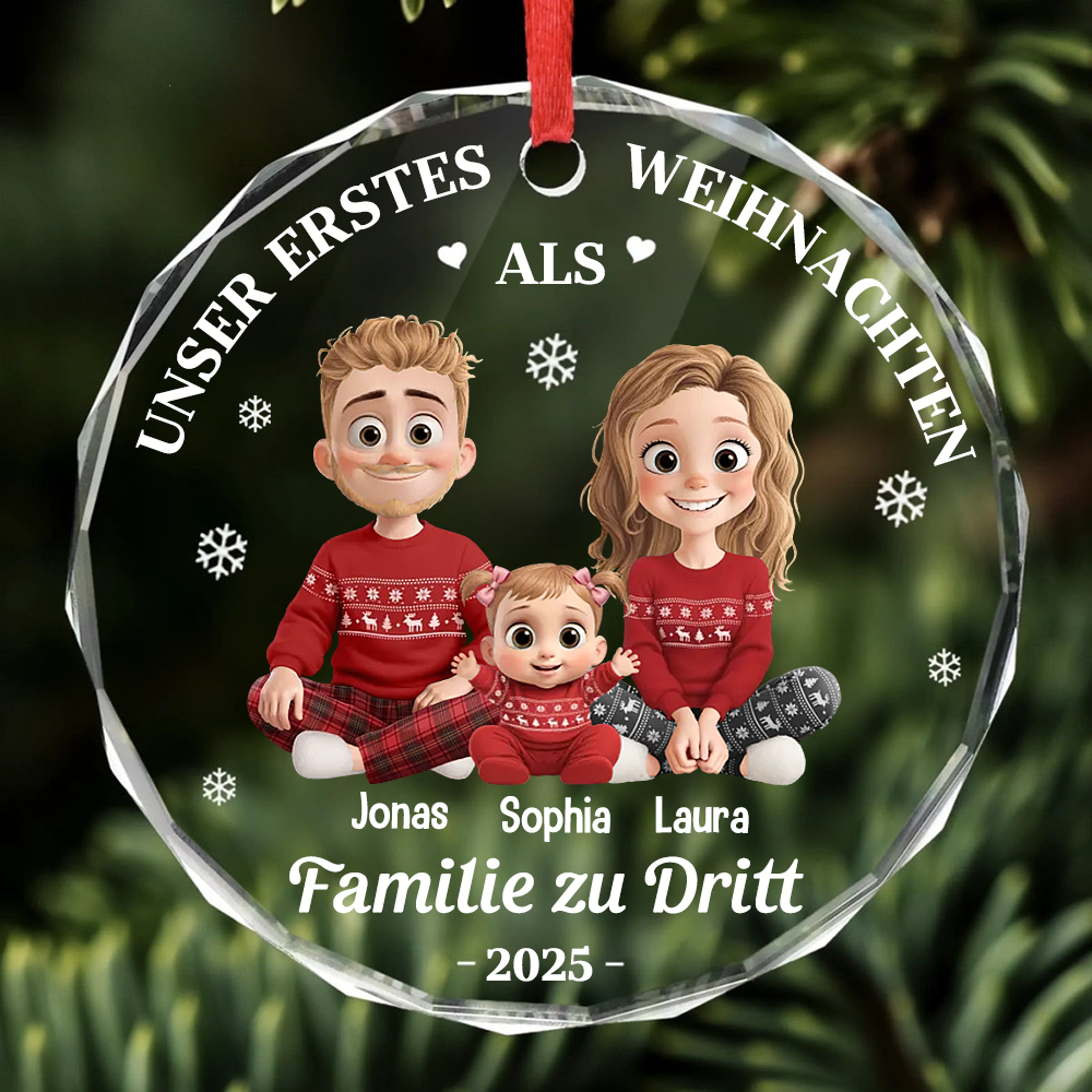 Personalisierter Glas-Ornament „Unser erstes Weihnachten als Familie zu dritt“  Christbaumschmuck