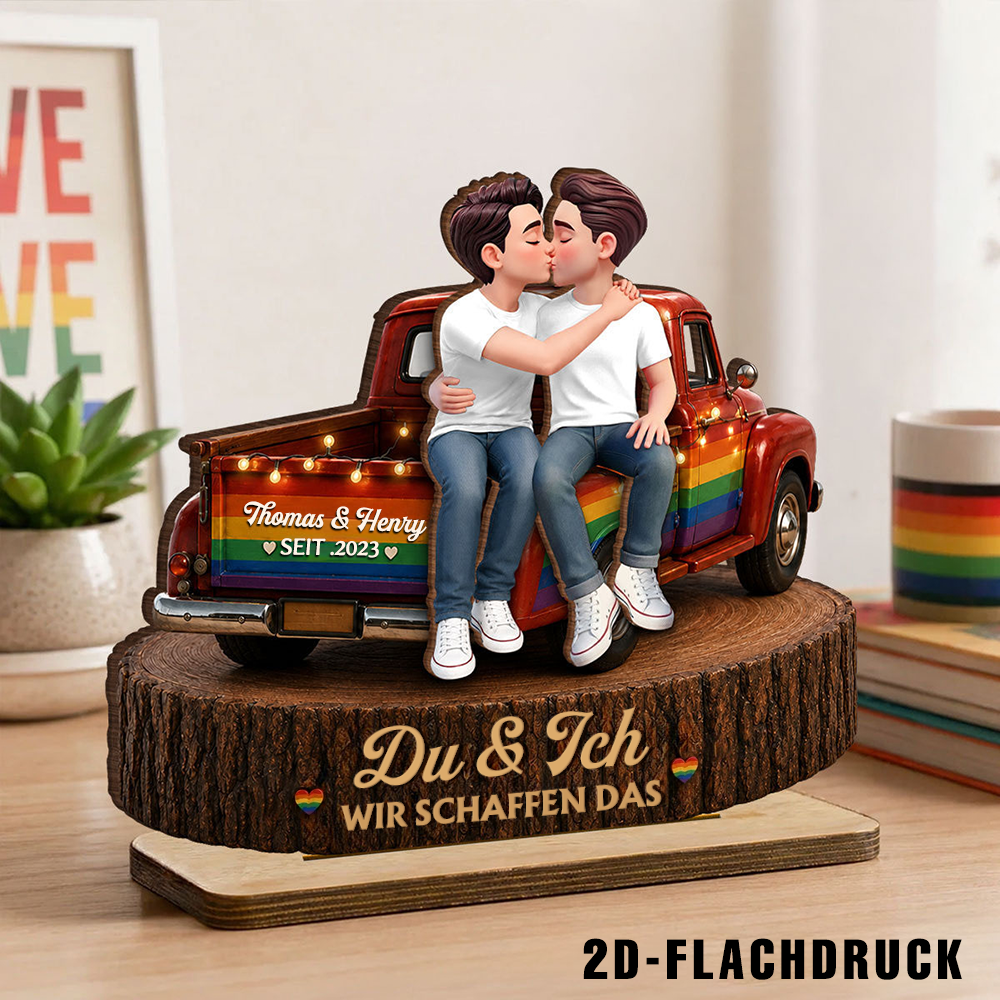 Love is Love - Personalisierter Holzaufsteller mit LGBT-Paar und Spruch