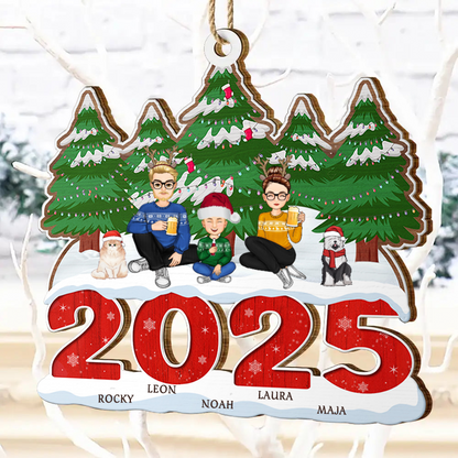 Personalisierter Holzanhänger Familie 2025 Christbaumschmuck mit Hund und Katze