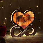 Unendliche Liebe - Personalisierte Lichtbox mit Foto und Namen Geschenk für Paar
