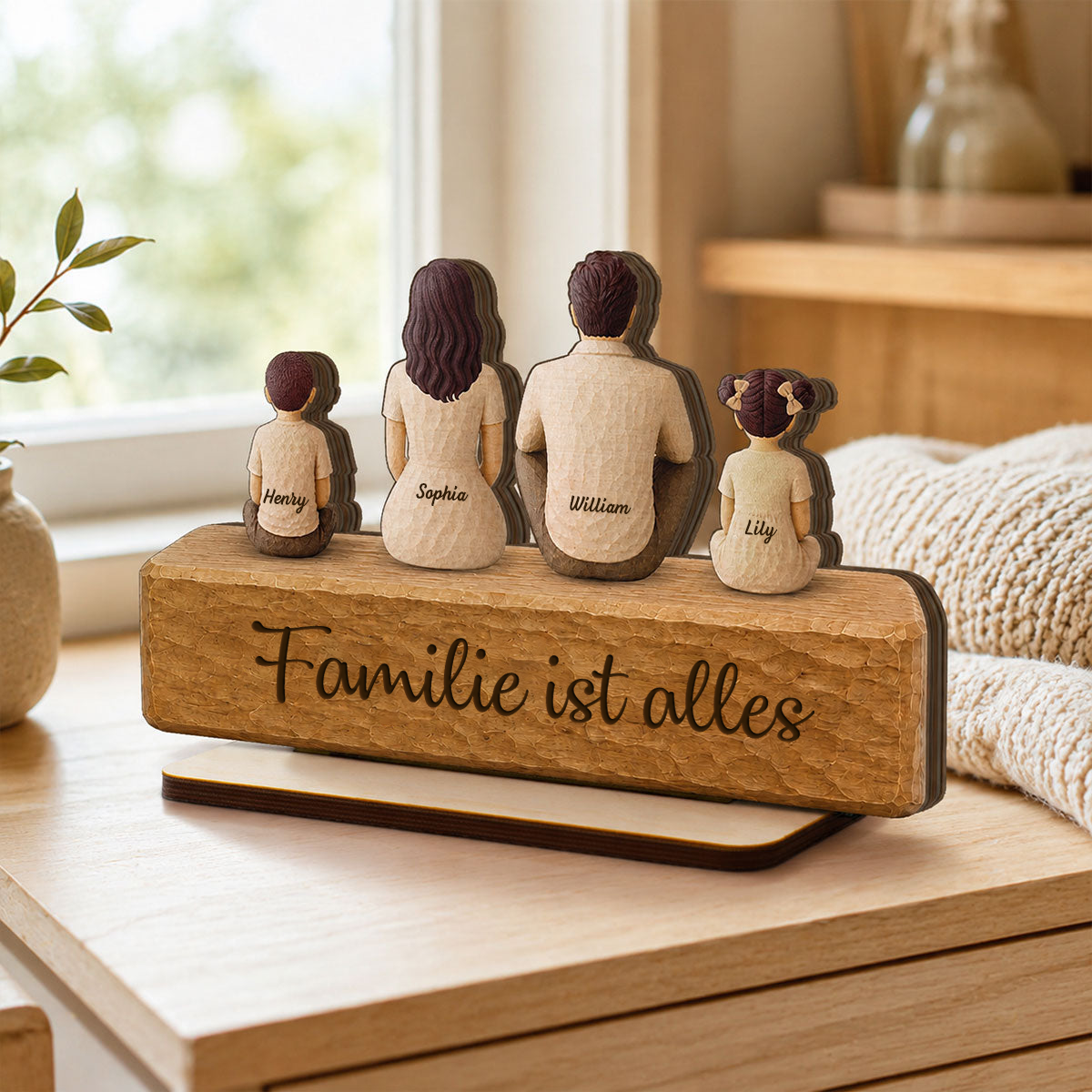 Personalisierter Holzaufsteller – Familienmotiv mit Namen & Text