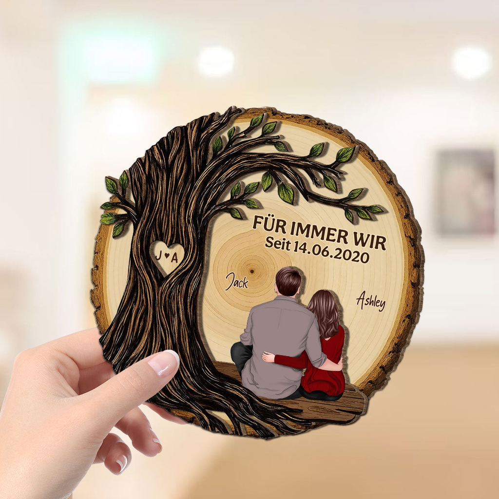 Personalisierter Holzaufsteller zum Jahrestag – Paar unter dem Baum