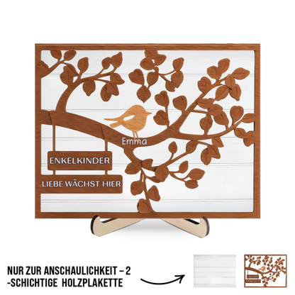 Personalisierte Holztafel mit Baum und Vögeln für Familie und Oma