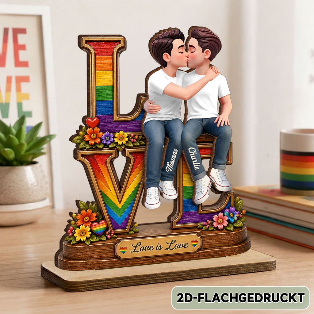 Motiv „Love“ mit Regenbogen - Personalisierter Holzaufsteller mit LGBT-Paar