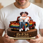 Love is Love - Personalisierter Holzaufsteller mit LGBT-Paar und Spruch