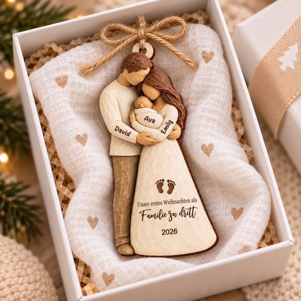 Personalisierter Holz-Weihnachtsanhänger mit Namen – Eltern mit Baby