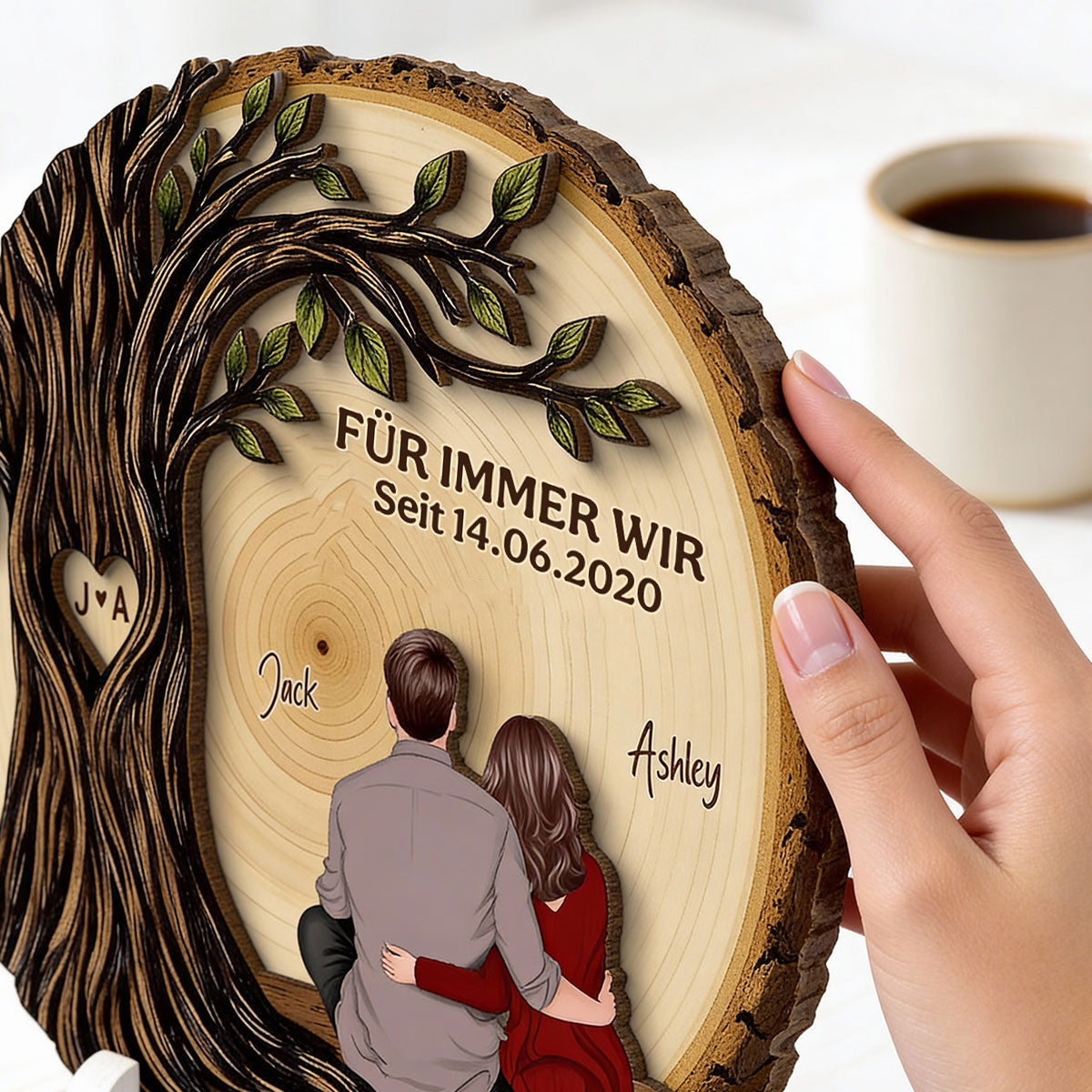 Personalisierter Holzaufsteller zum Jahrestag – Paar unter dem Baum