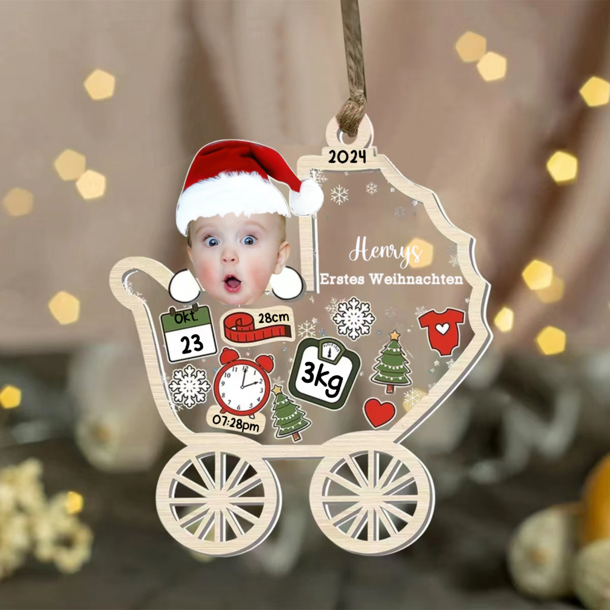 Personalisierter Weihnachtsanhänger „Erstes Weihnachten“ im Kinderwagen-Design